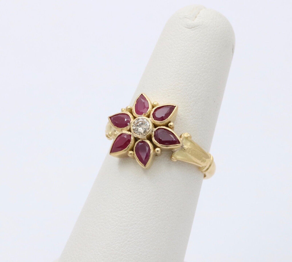 Vintage Flower Rubies Diamond 18K Yellow Gold Ring