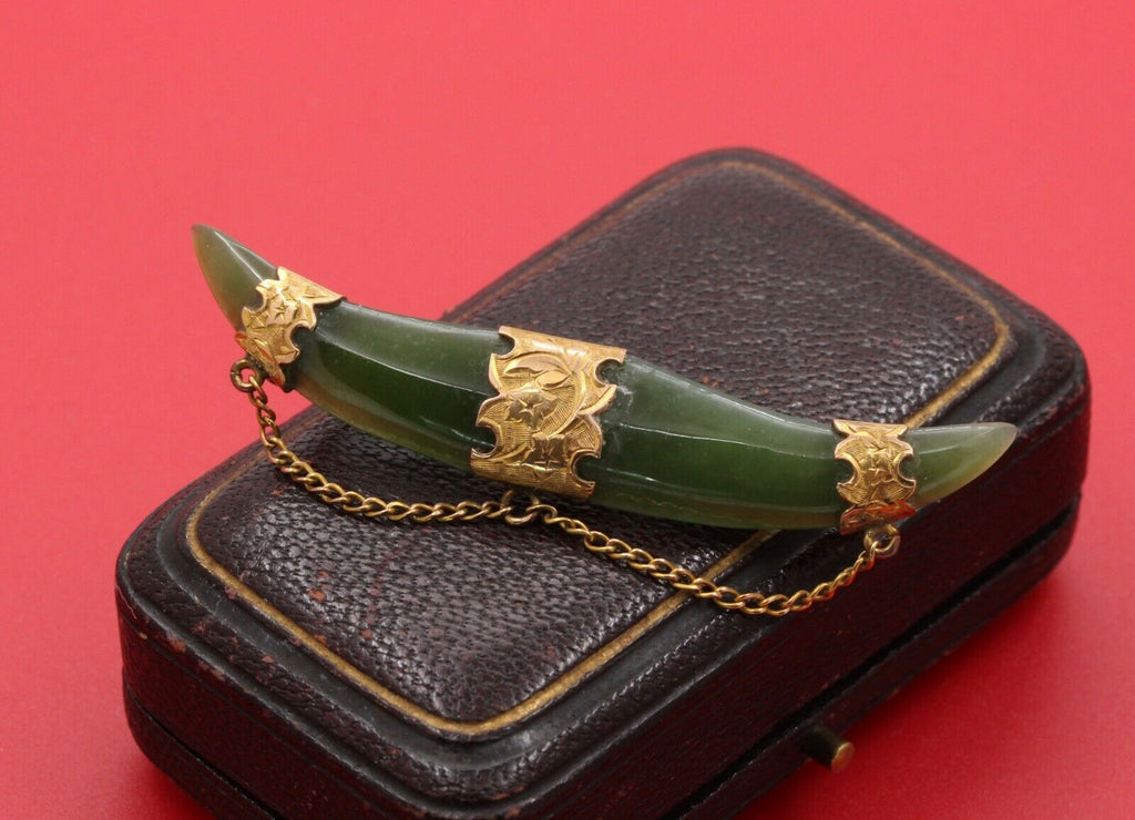 Antique 9K Yellow Gold Crescent Jade Pin