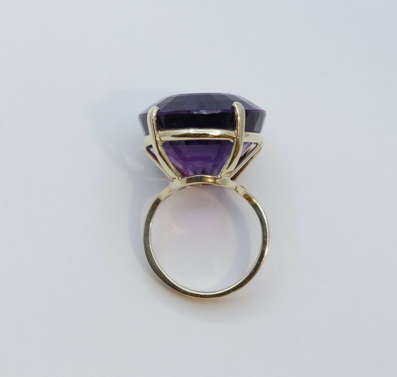 Vintage Oval Siberian Amethyst 14K Yellow Gold Ring