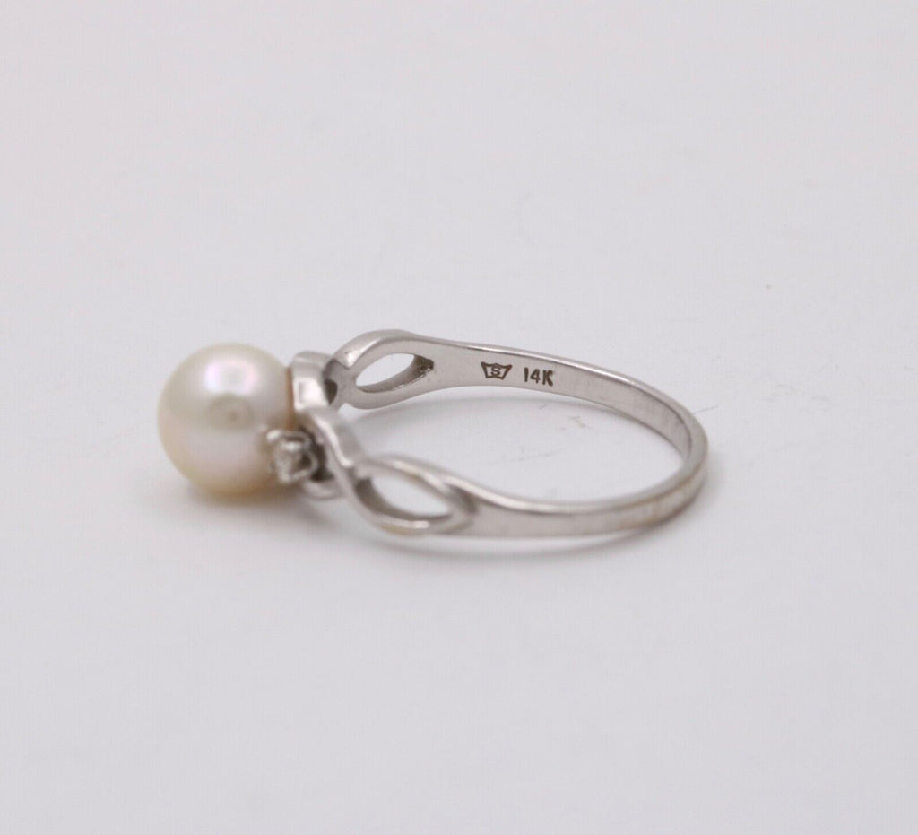 Vintage 14K White Gold Pearl & Diamond Ring Band.