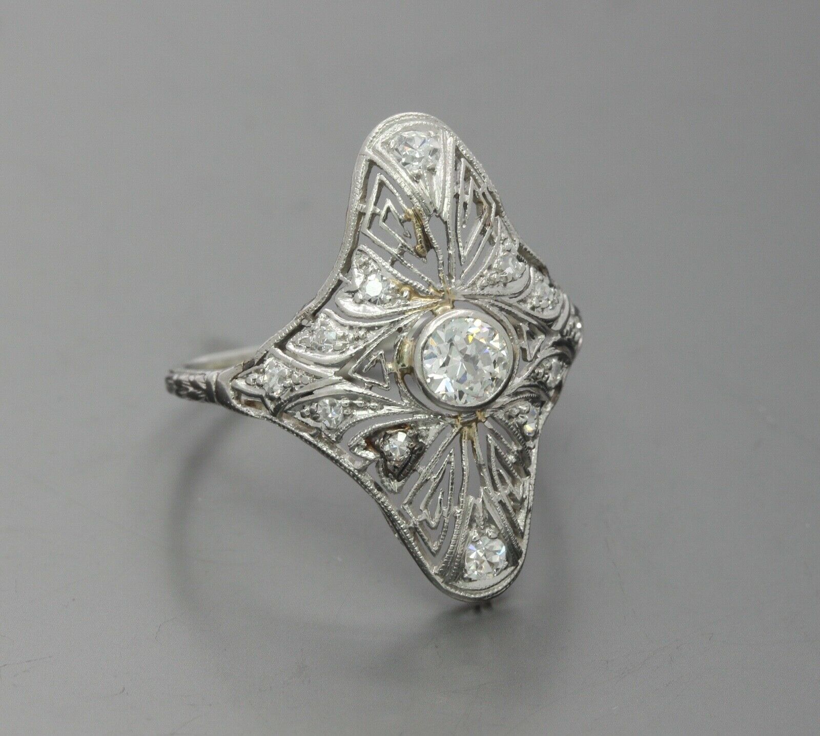 Art Deco 18K White Gold Diamonds Filagree Ring