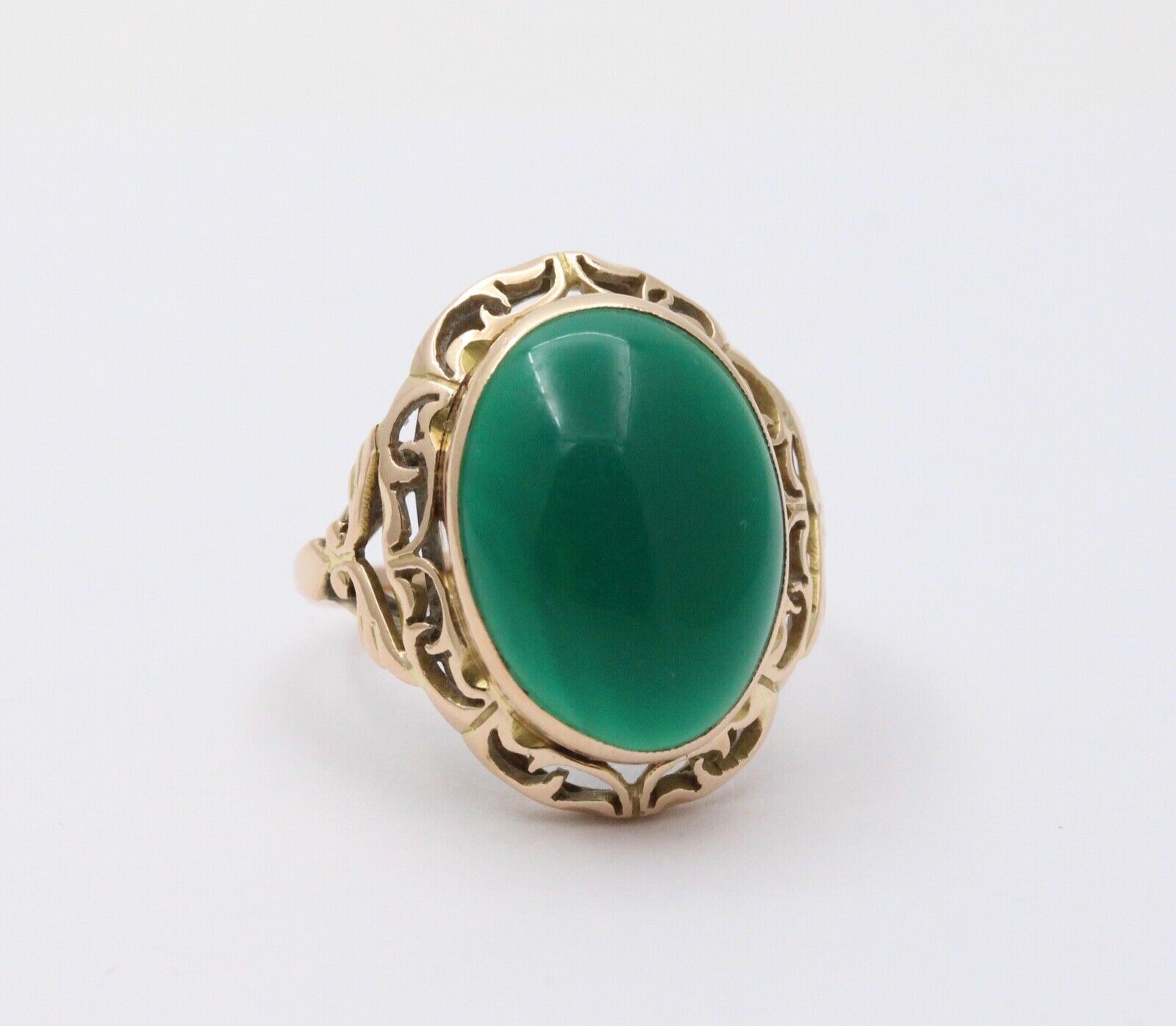 Vintage Polish Green Chalcedony Cocktail 14K Yellow Gold Ring