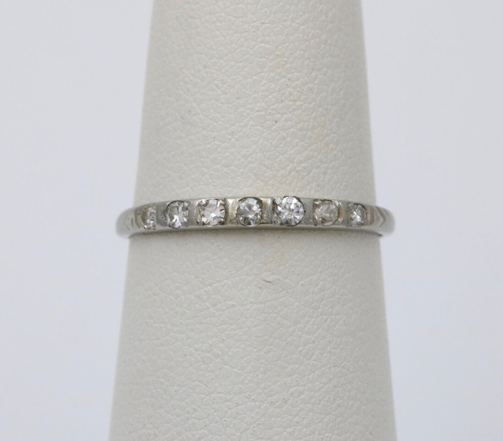 Art Deco 18K White Gold Diamond Ring
