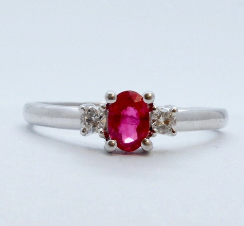 Vintage Natural Ruby Diamonds Platinum Ring
