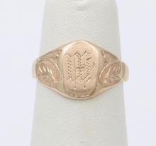 Load image into Gallery viewer, Vintage 10K Yellow Gold Shield &amp; leaf Signet Ring
