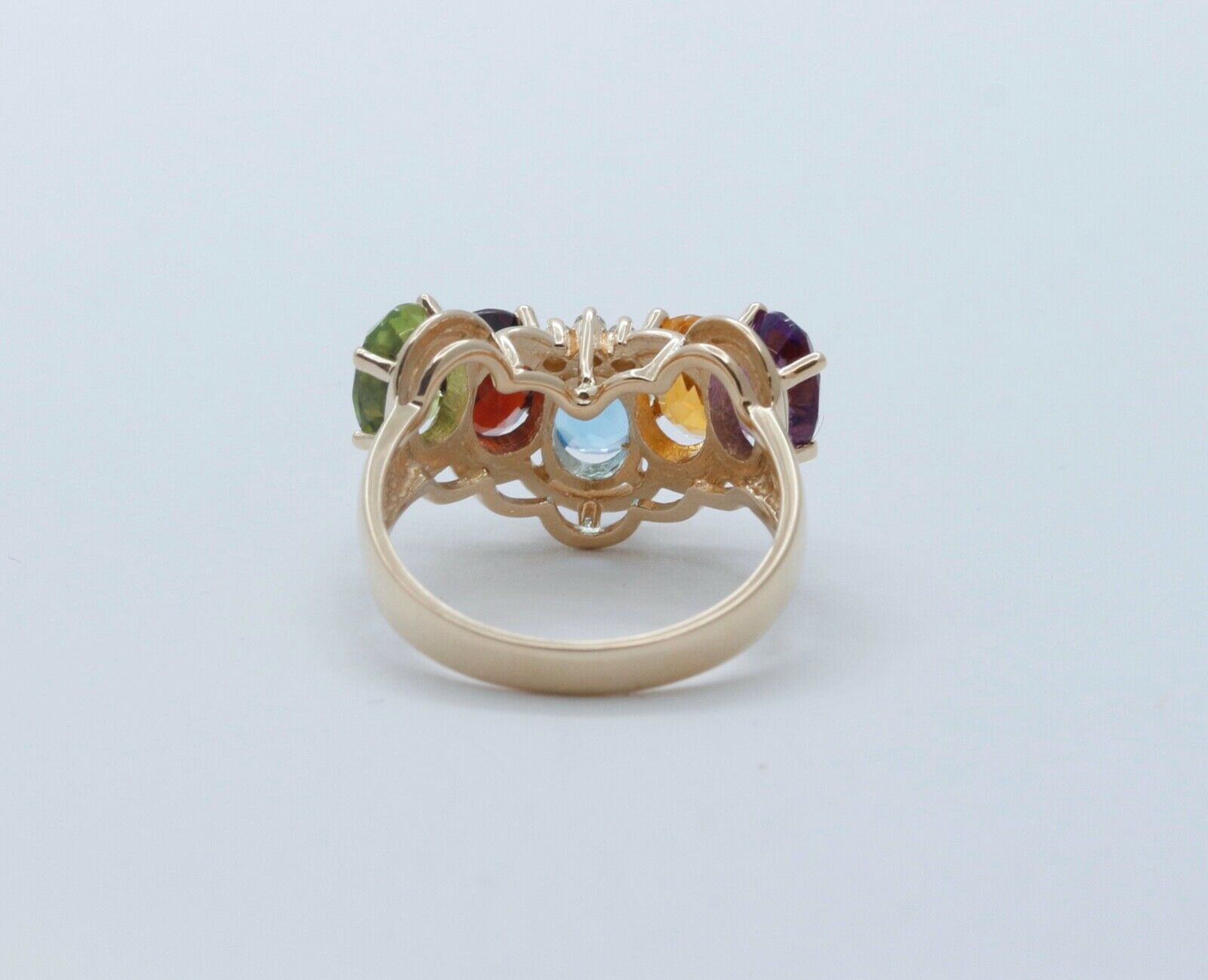 Beautiful Vintage Ladies 14K Yellow Gold Multi Stone Ring