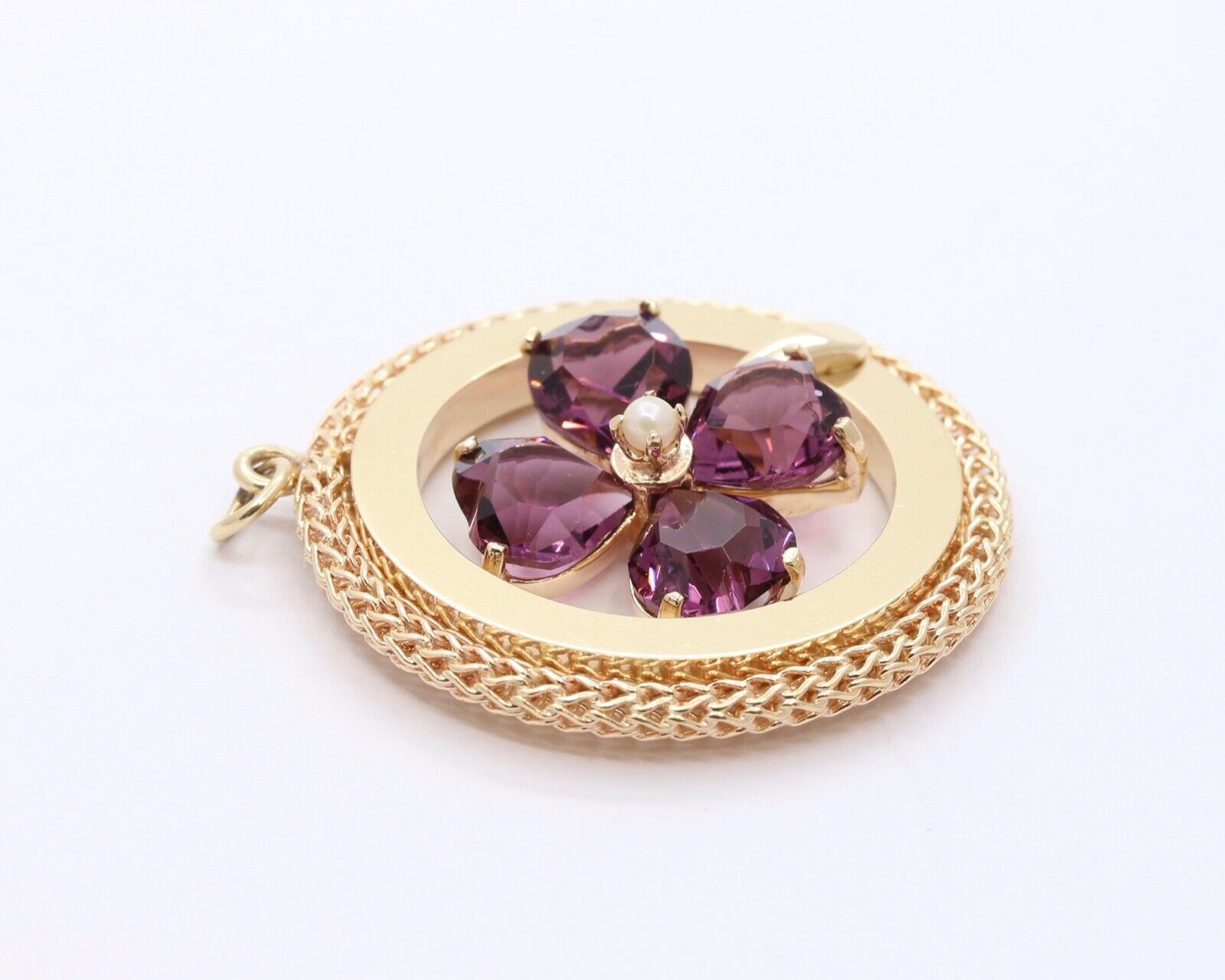 Beautiful Four Leaf Clover Heart Cut Amethysts 14K Yellow Gold Pendant