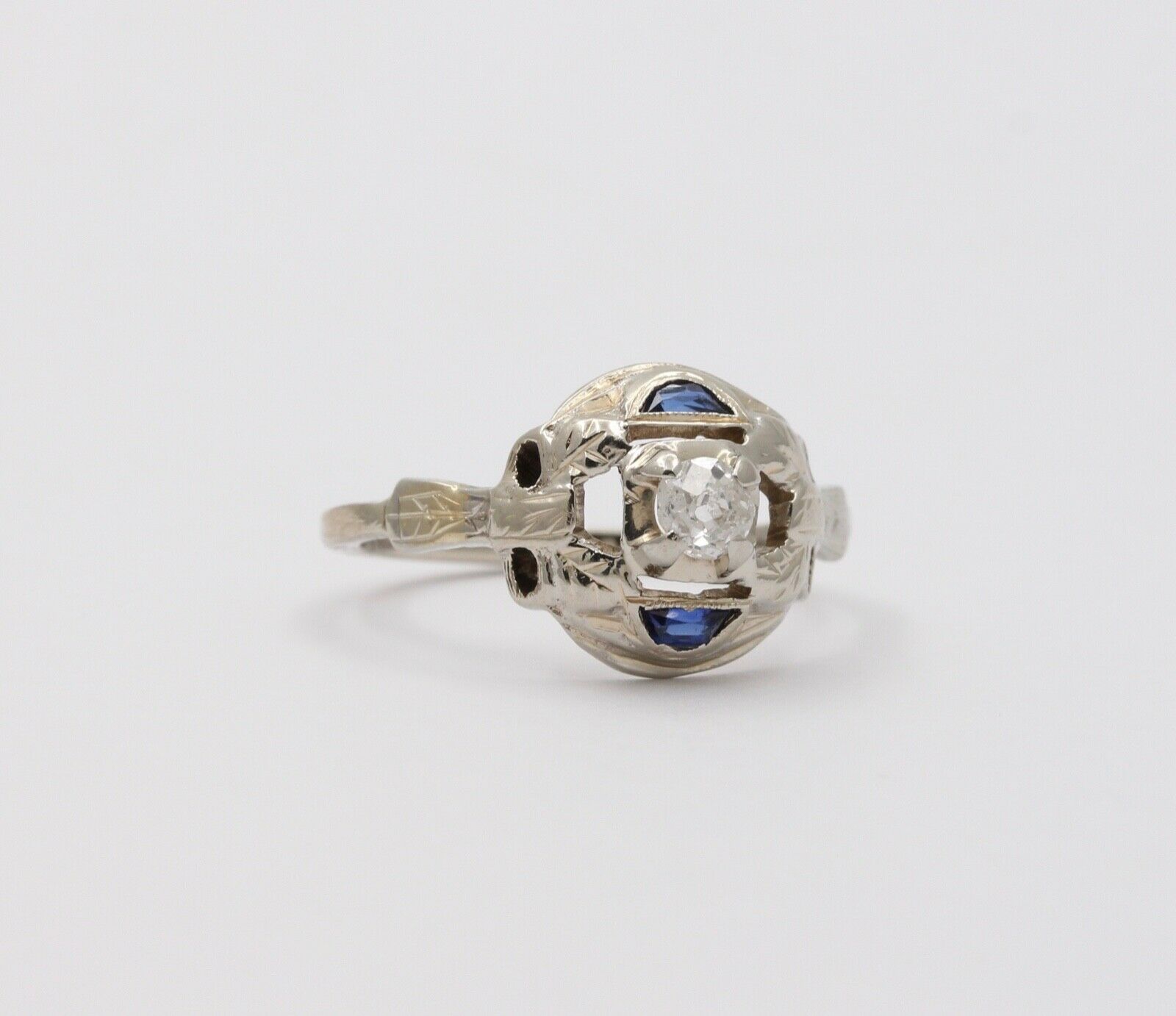 Art Deco Diamond Sapphires 18K White Gold Engagement Cocktail Ring