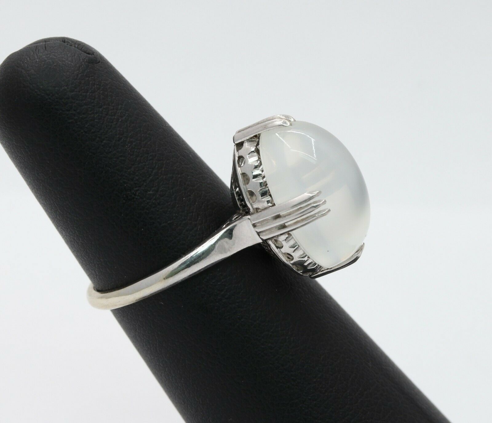 Vintage Solitaire Moon Stone Ring