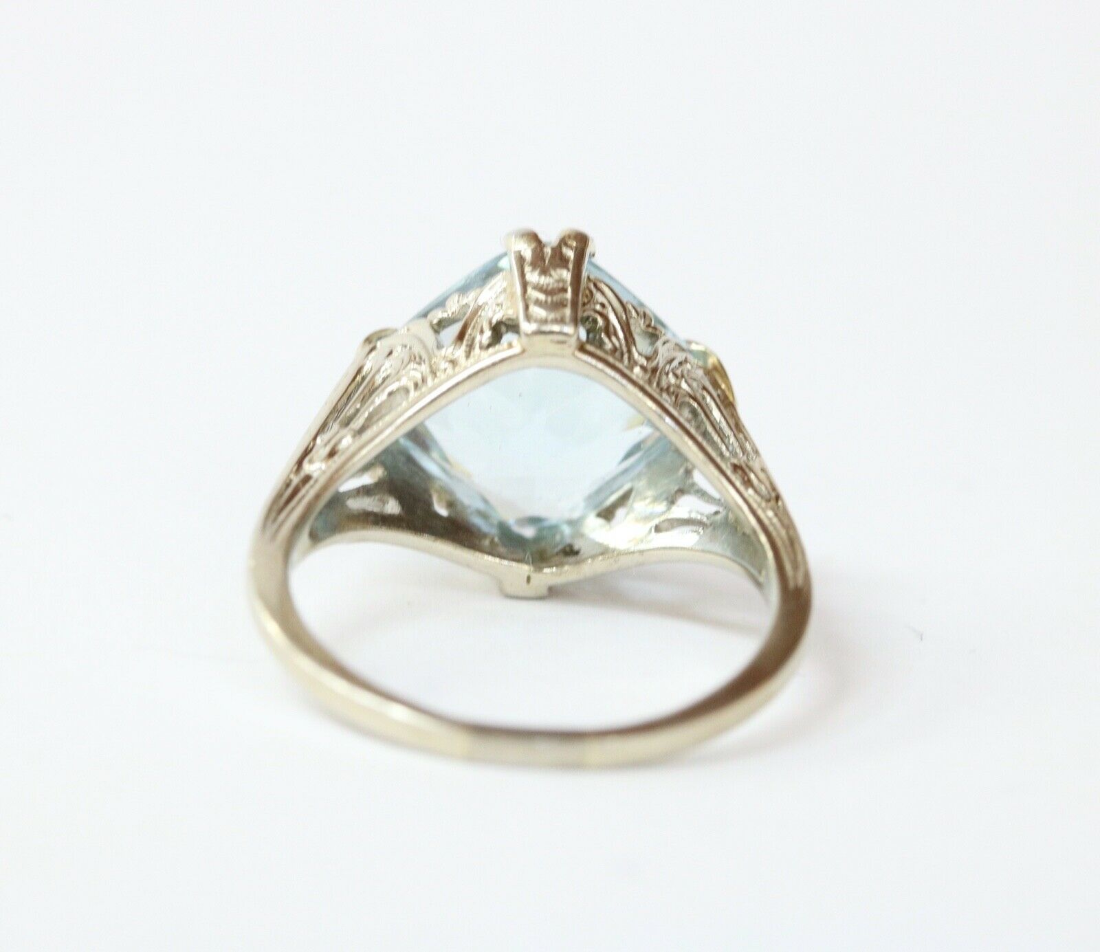 Art Deco 18K White Gold Synthetic Aquamarine Ring