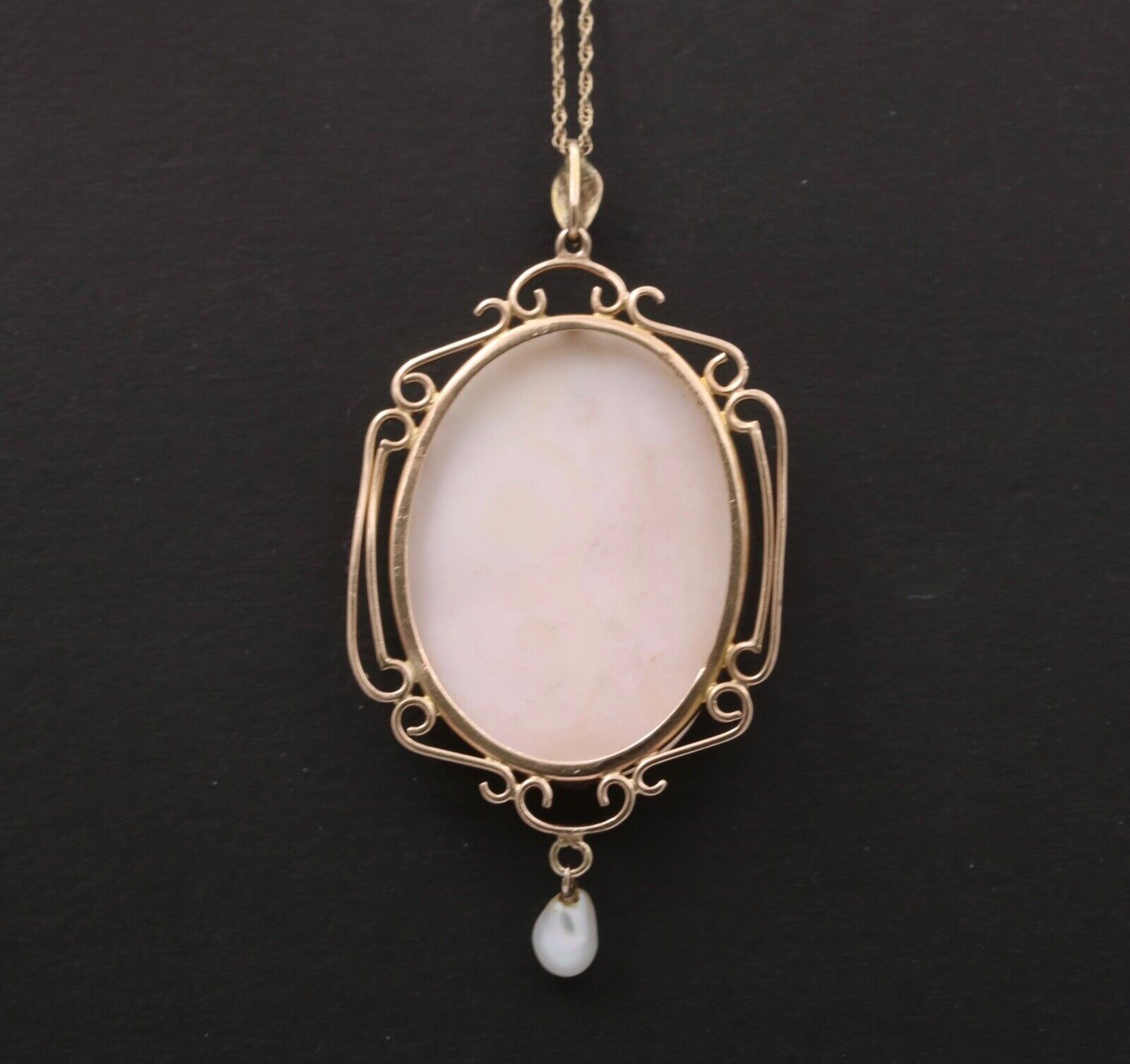 Antique Carved Cameo 14K Yellow Gold Pearl Pendant.