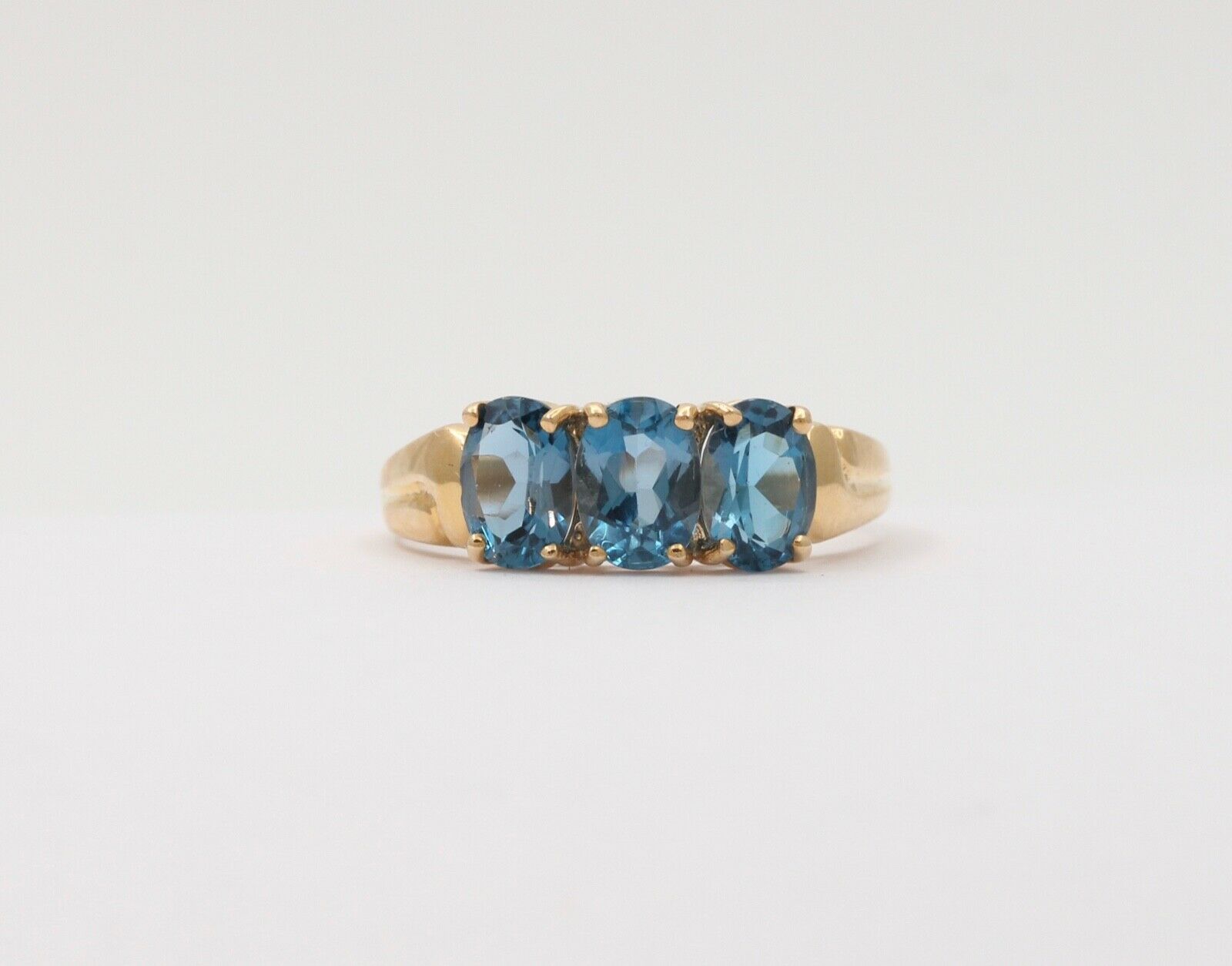 Vintage London Blue Topaz 10K Yellow Gold Band Ring