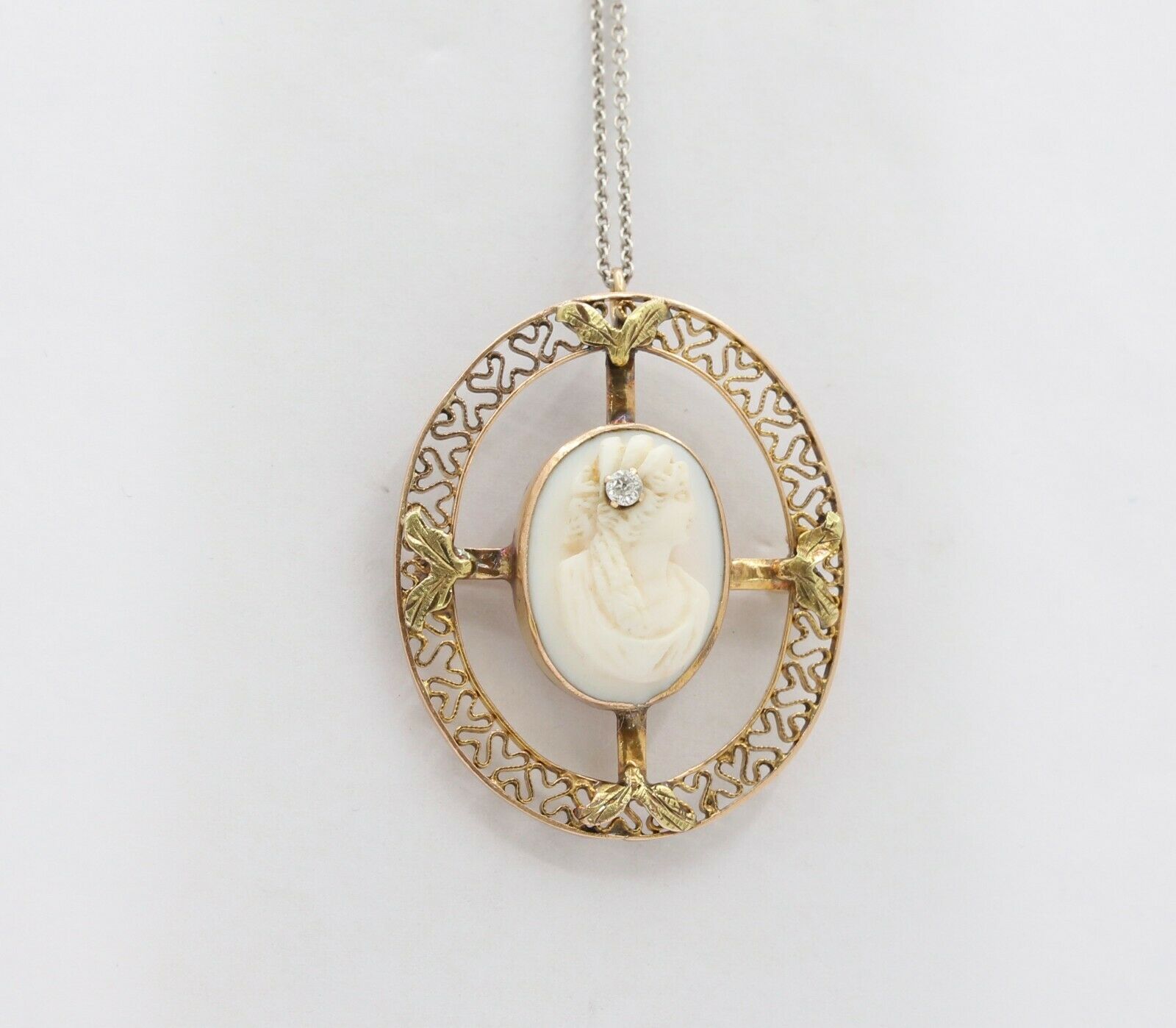 Vintage 14K Yellow Gold Cameo Pedant Brooch