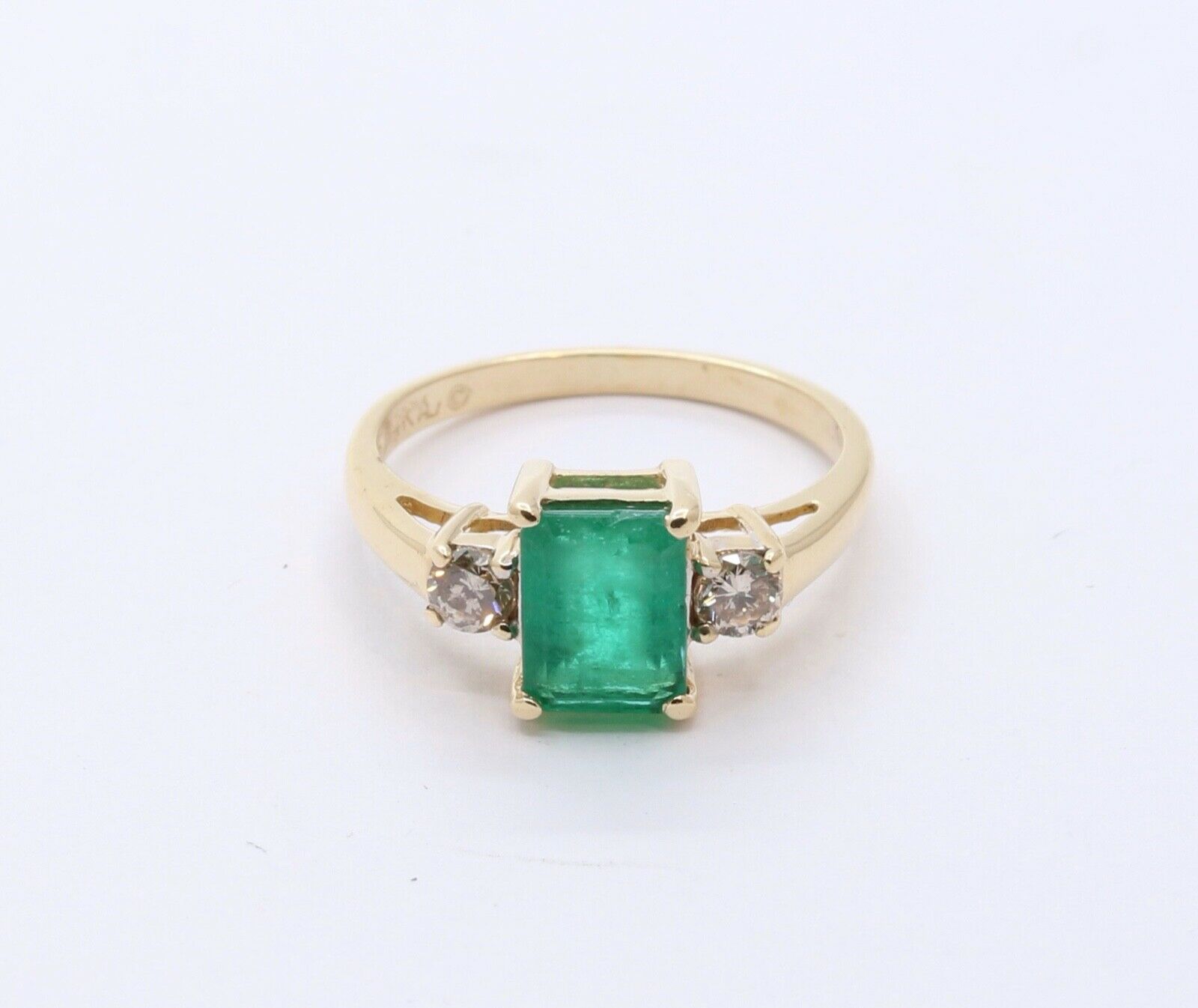 Beautiful Natural Emerald Diamonds 14K Yellow Gold Ring