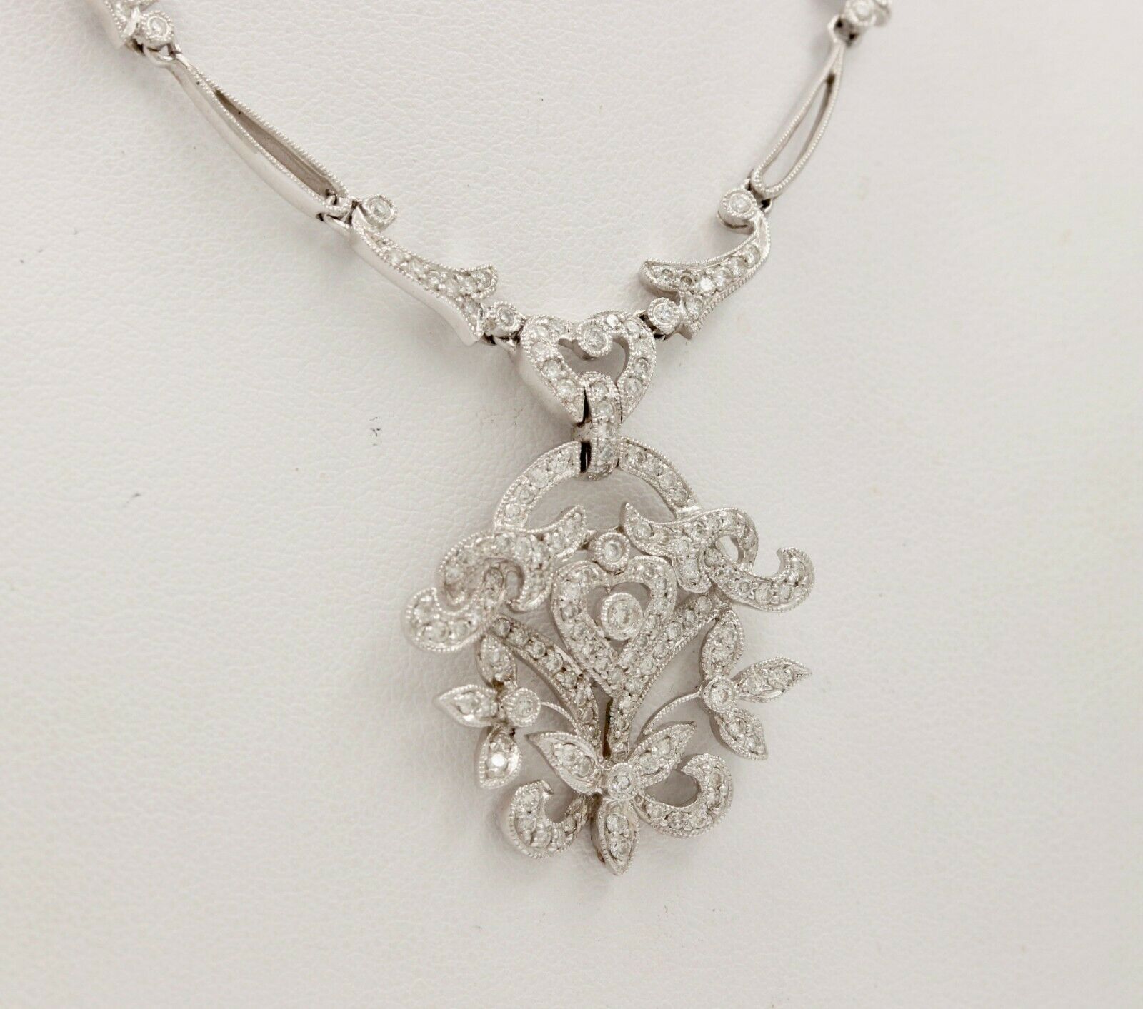 Elegant Art Deco Style 18K White Gold Diamond Pendent