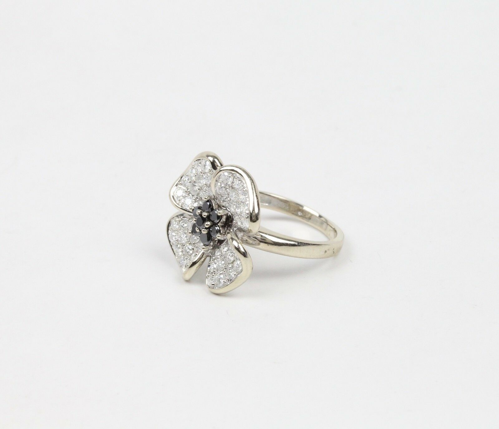 Vintage 14K White Gold Sapphires & Diamond Dogwood/ Violet Flower Ring
