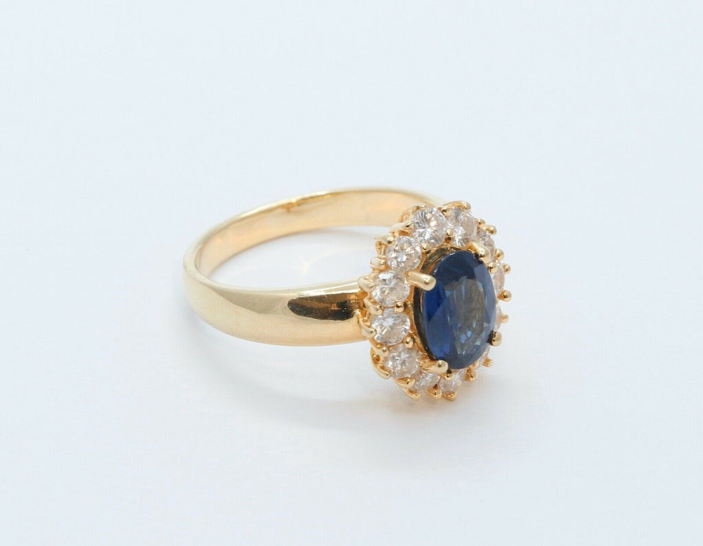 Beautiful Vintage Blue Sapphire Diamonds 18K Yellow Gold Ring