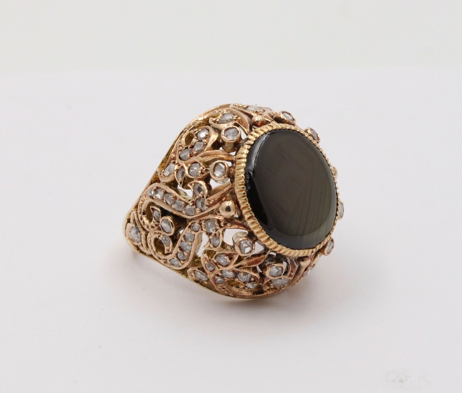 Vintage Black Star Sapphire Rose Cut Diamonds 18K Yellow Gold Ring