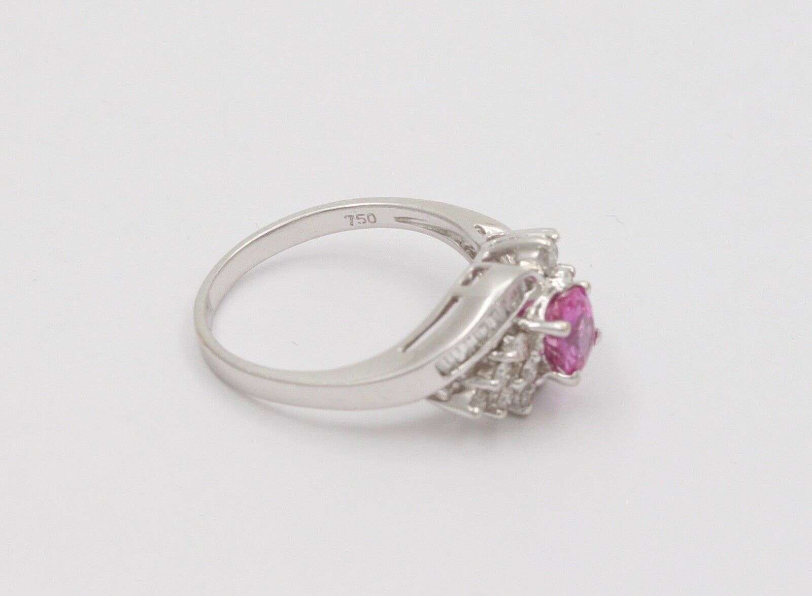 Vintage Pink Sapphire Diamonds Cocktail Ring