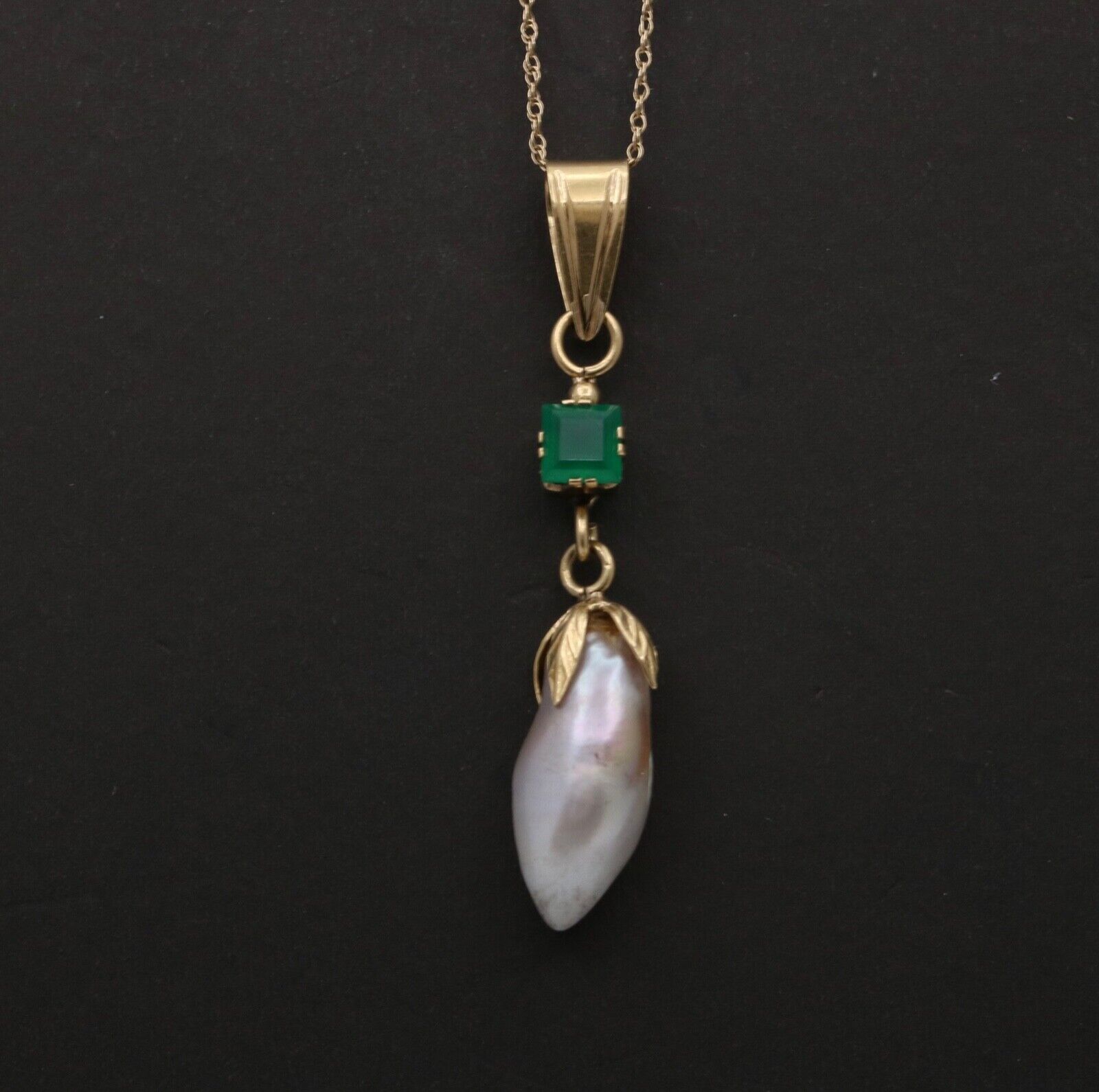 Vintage 14K Yellow Gold Pearl Pendant, Drop Pendant.