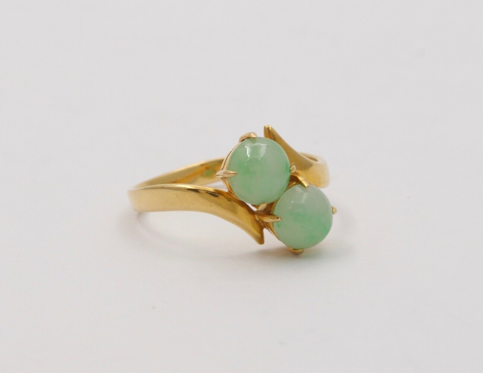 Vintage Jade 18K Yellow Gold Bypass Ring