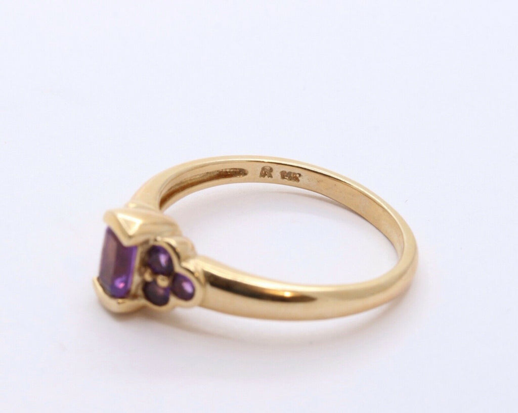 Beautiful Vintage Ladies Amethyst 14K Yellow Gold Ring