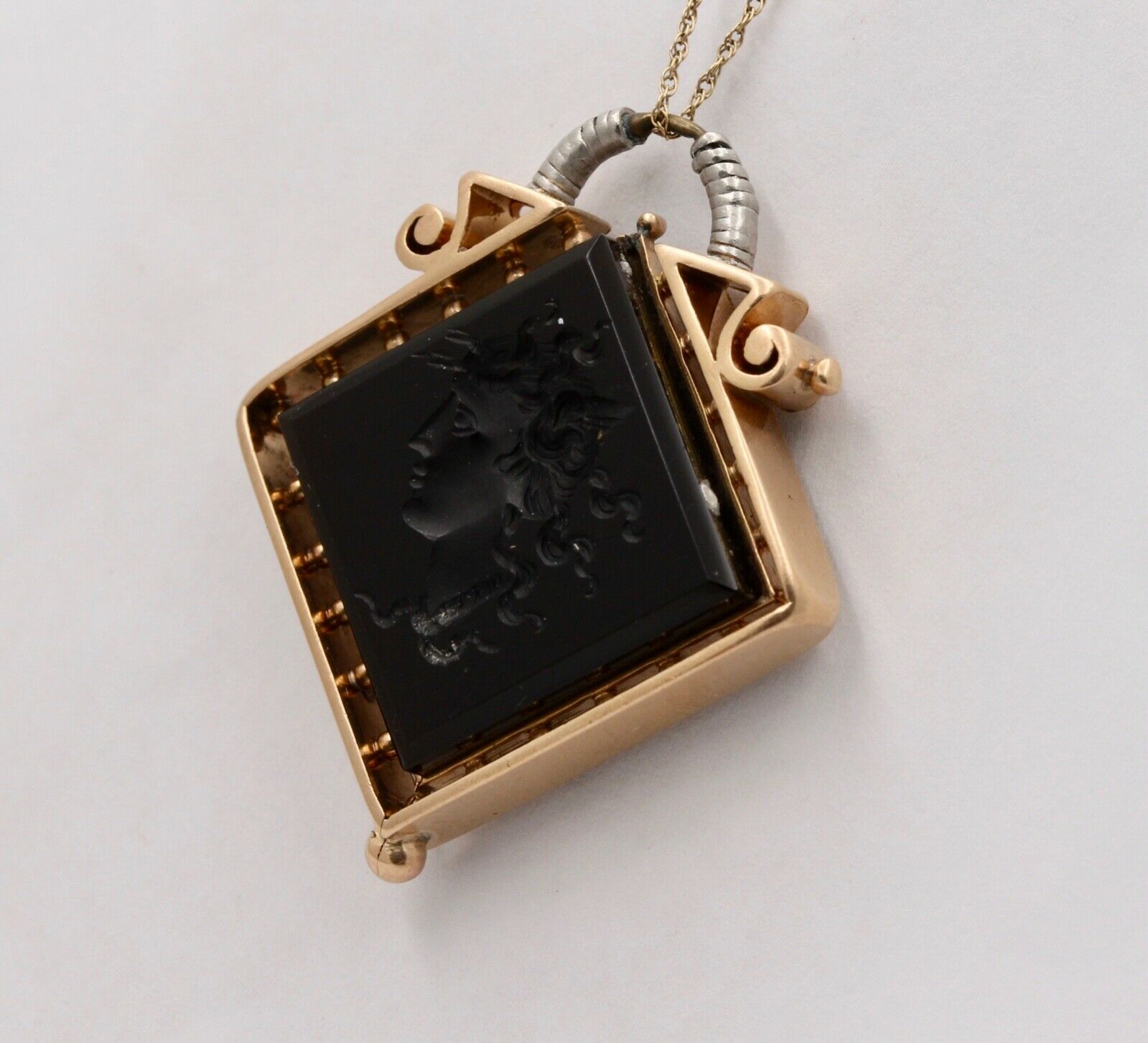 Art Nouveau Intaglio Carved Onyx 14K Yellow White Gold Pendant