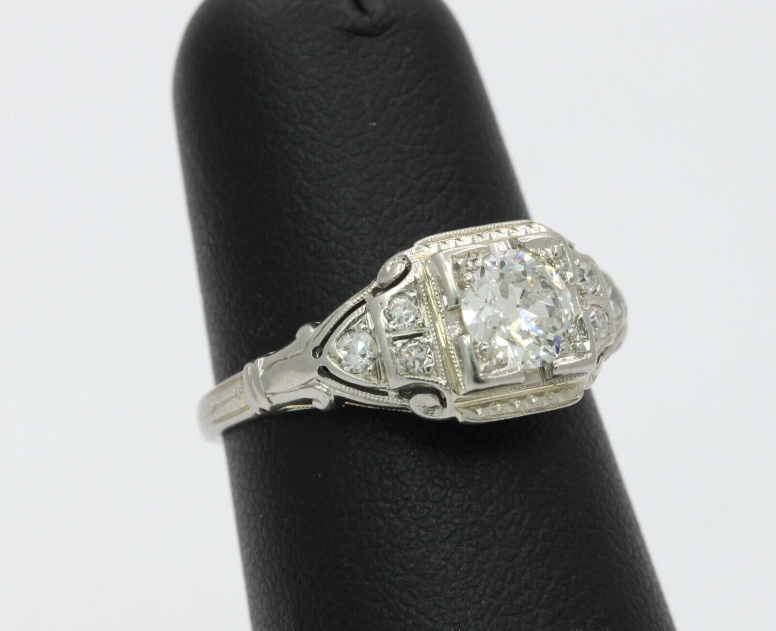 Art Deco Ladies Diamonds Platinum Ring