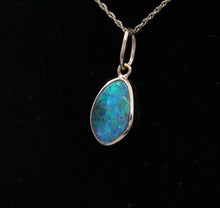 Load image into Gallery viewer, Vintage Black Boulder Opal 18K Yellow Gold Pendant

