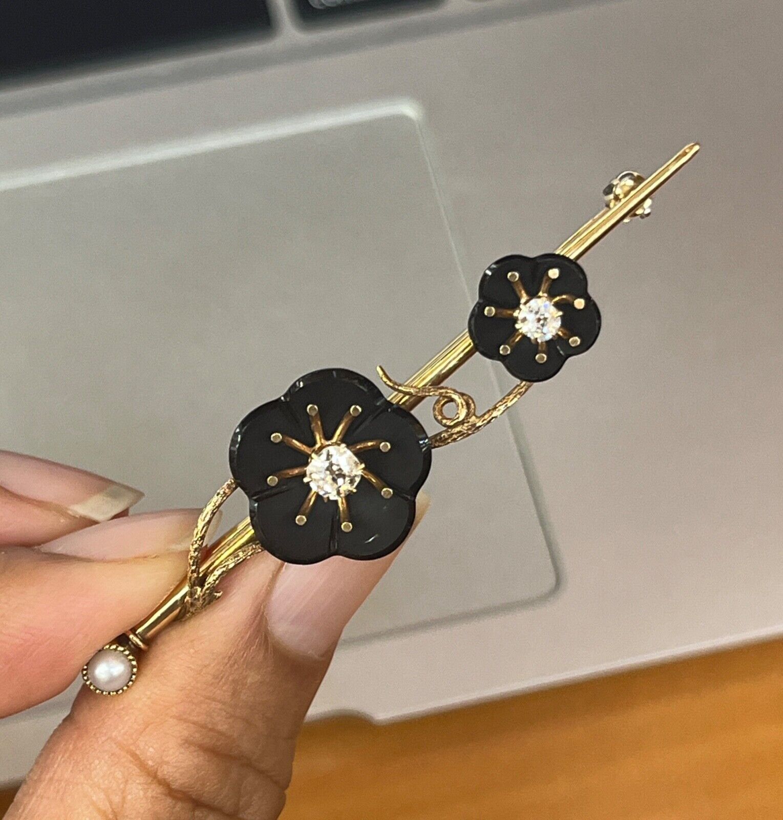 Vintage Diamond Flower 14K Yellow Gold Bar Pin