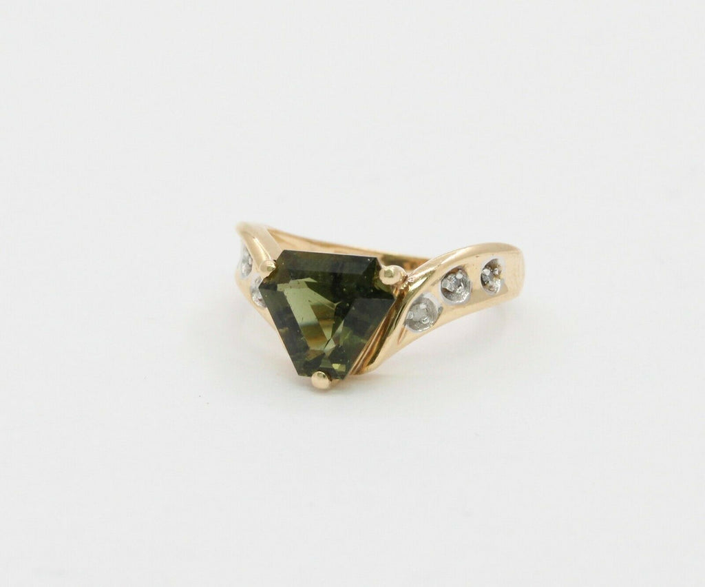 Vintage 14K Yellow Gold Shield Cut Peridot Diamond Ring