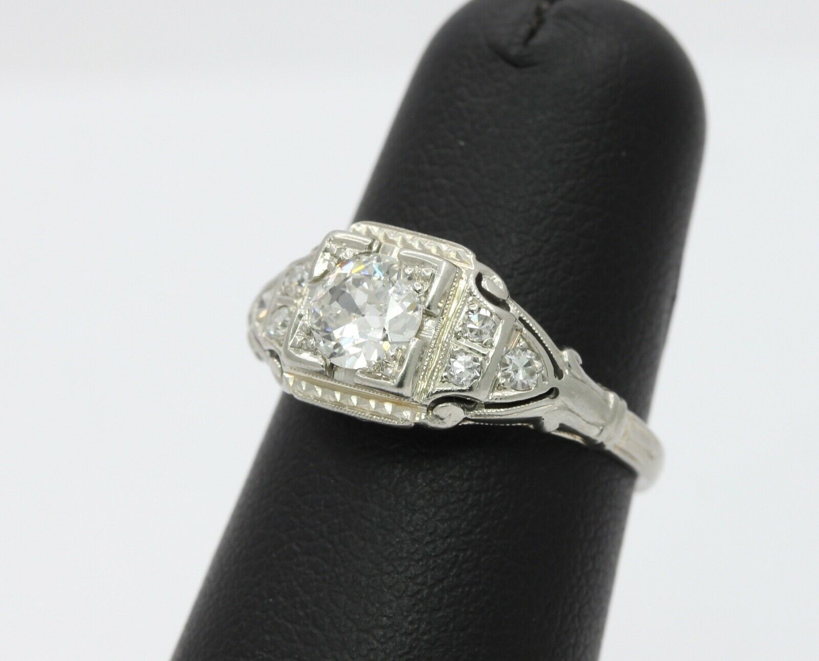 Art Deco Ladies Diamonds Platinum Ring