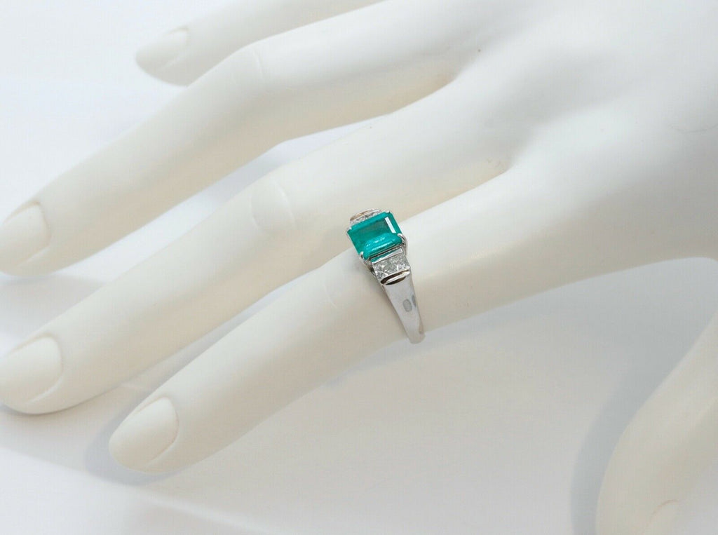 Vintage Emerald Diamonds Platinum Ring