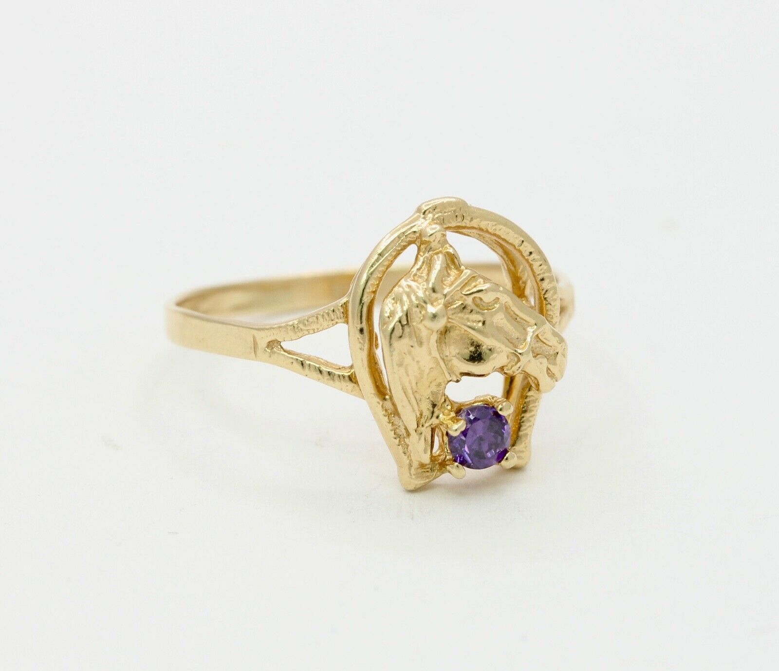 Vintage Horse Portrait in Horseshoe Amethyst 14K Yellow Gold Ring