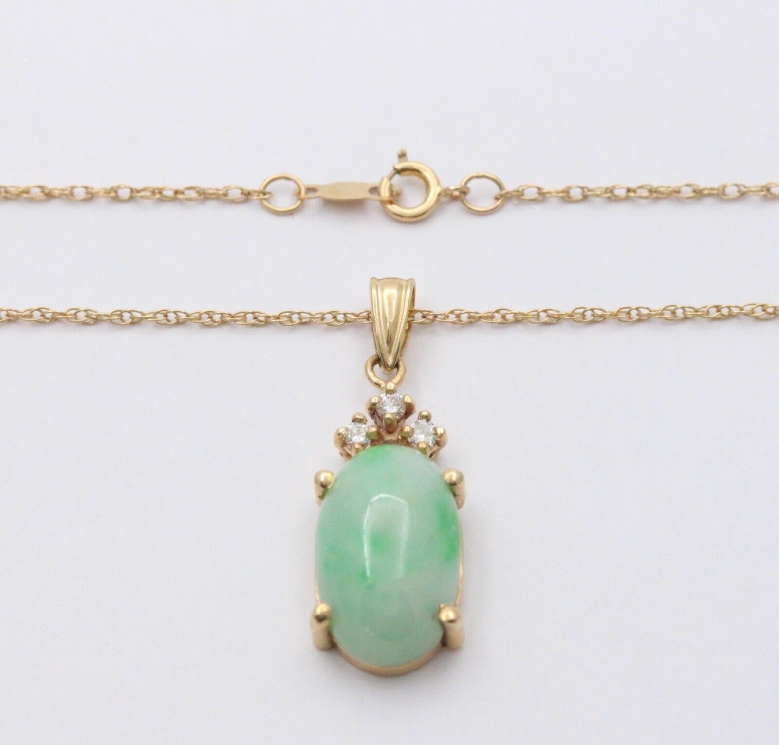 Vintage Jade Diamonds 14K Yellow Gold Pendant and Chain