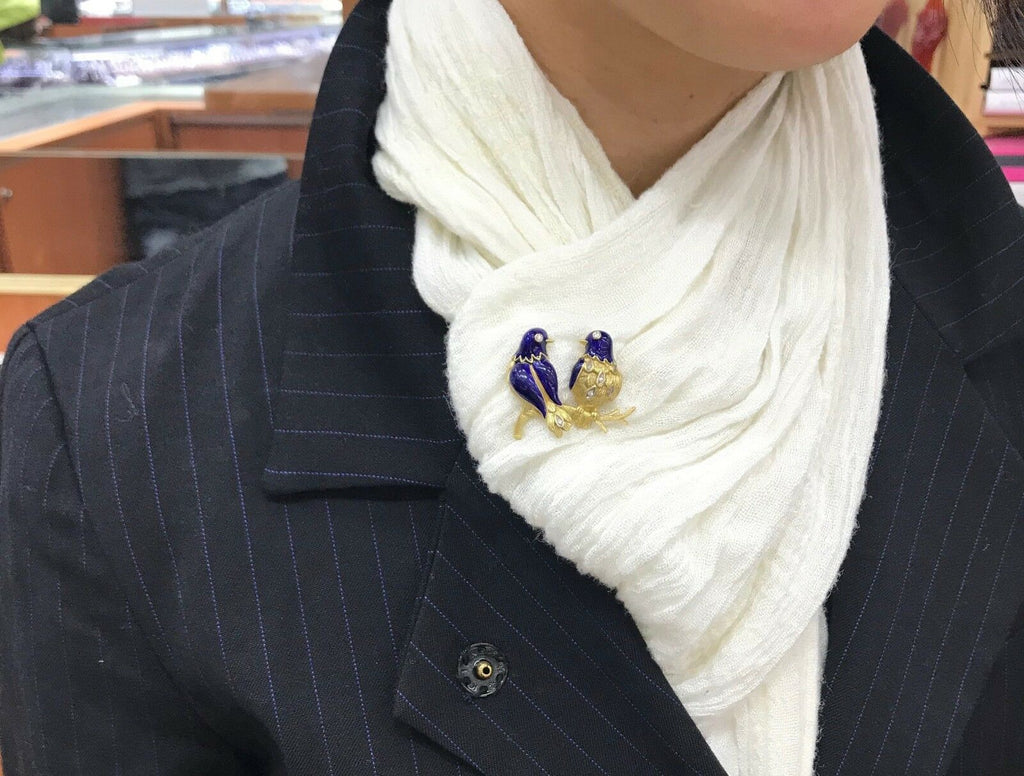 Vintage 18K Yellow Gold Enamel Bird Brooch
