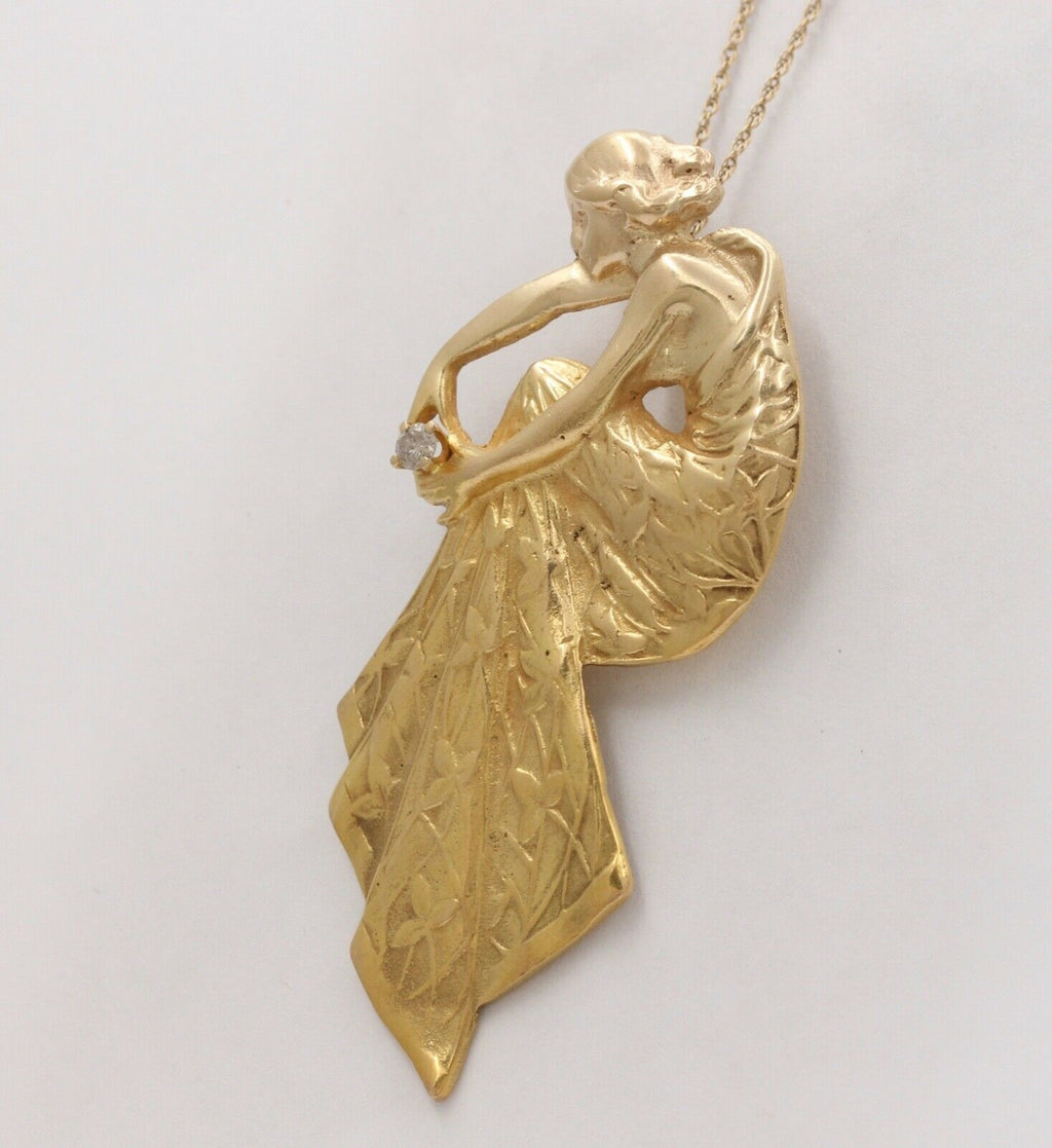 Beautiful Vintage Woman Portrait Held Diamond 18K Gold Pendant Necklace