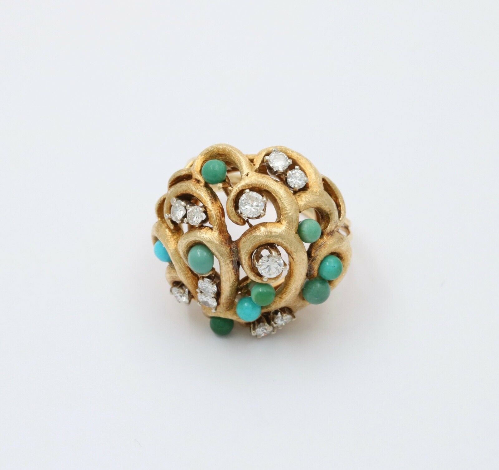 Colorful Vintage 18K Yellow Gold Diamonds Turquoise Cluster Ring