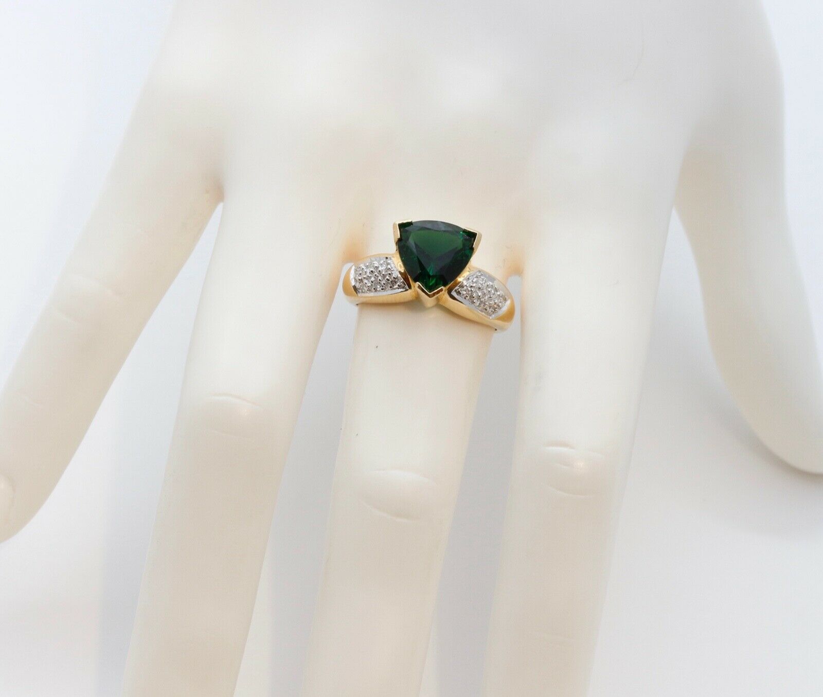 Vintage Trillion Cut Green Tourmaline Diamonds 18K Yellow Gold Ring