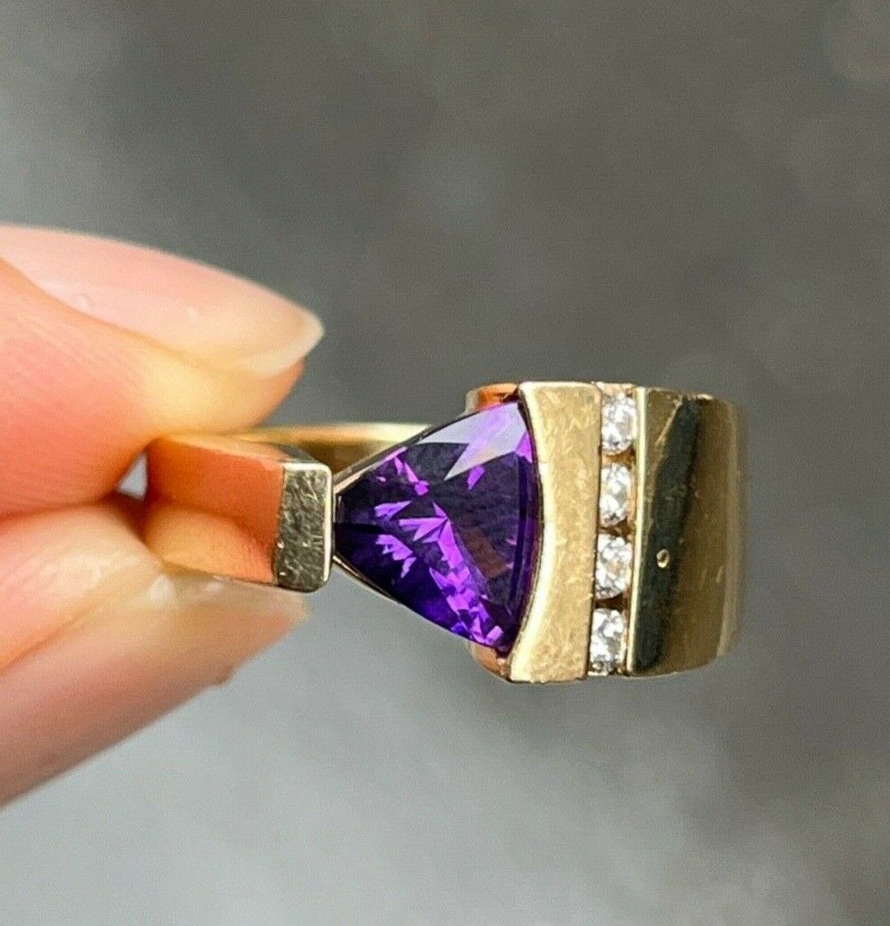 MidCentury 14K Yellow Gold Geometric Siberian Triangle Amethyst Diamond Ring Ban