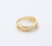 Load image into Gallery viewer, Vintage Crossover Diamonds 14K Yellow Gold Ring
