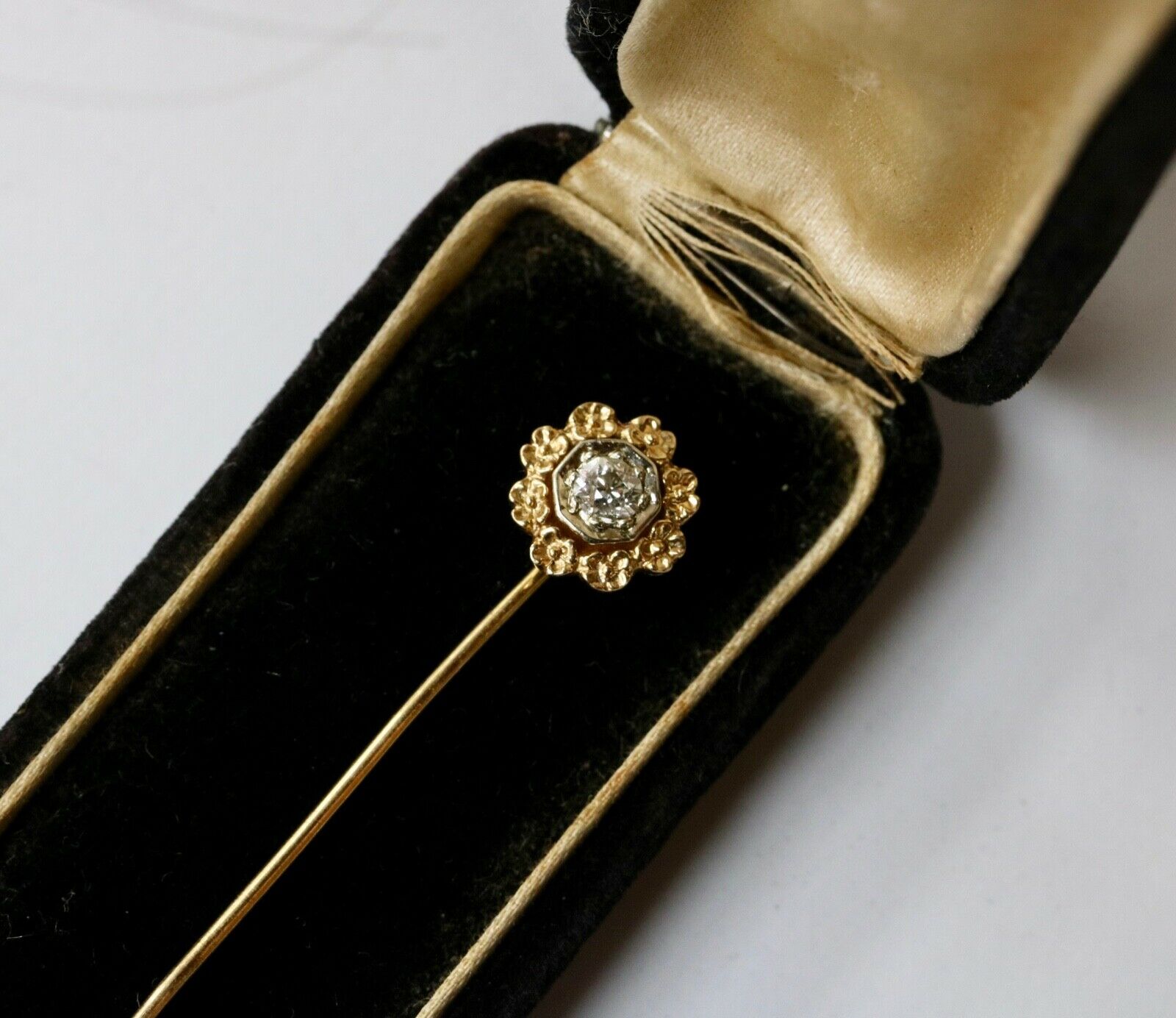 Art Deco Diamond Flowers 14K Yellow White Gold Stick Pin