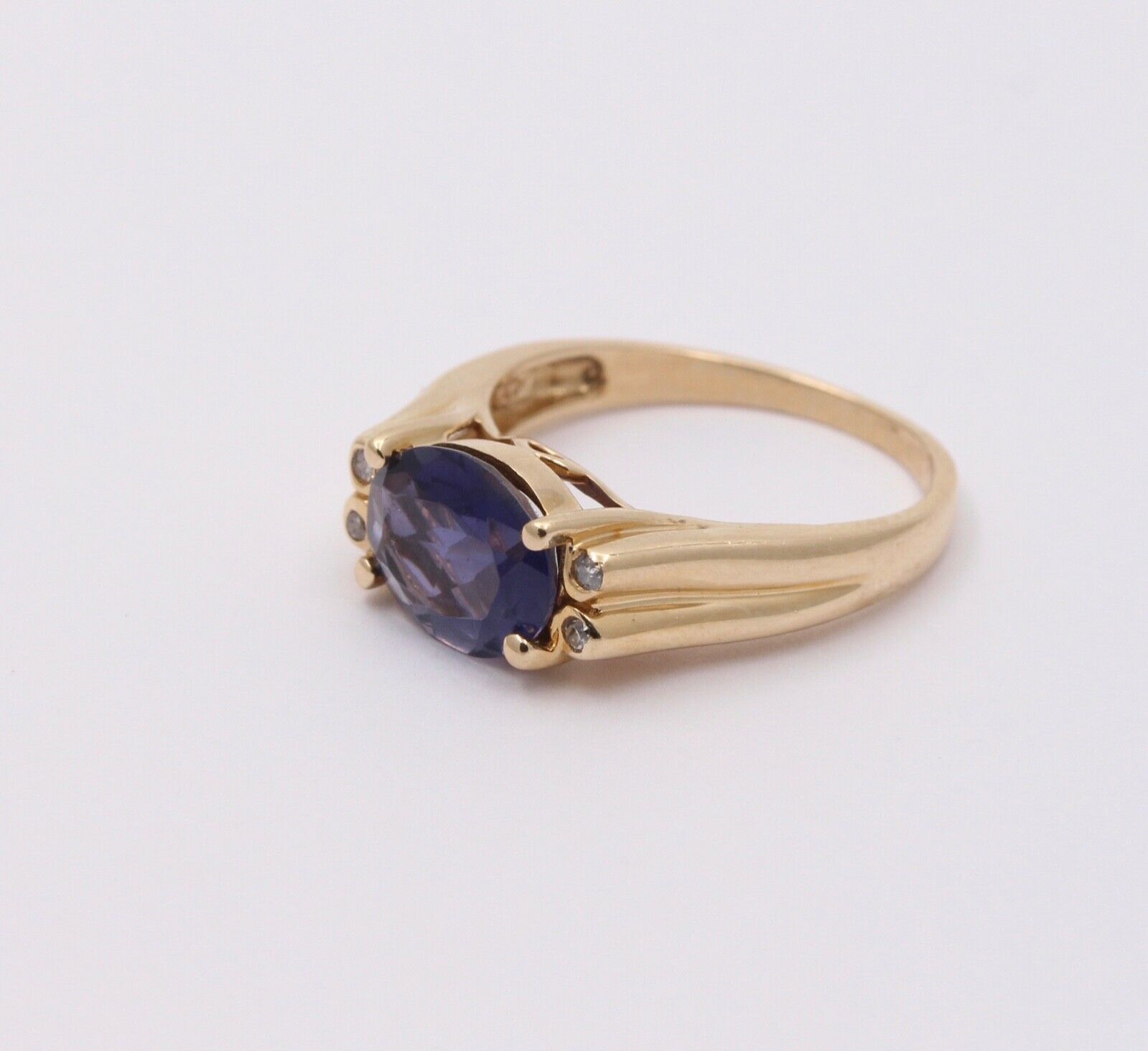 Vintage Iolite Diamonds 14K Yellow Gold Ring