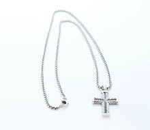 Load image into Gallery viewer, David Yurman 925 Chevron Cross Pendant and Chain
