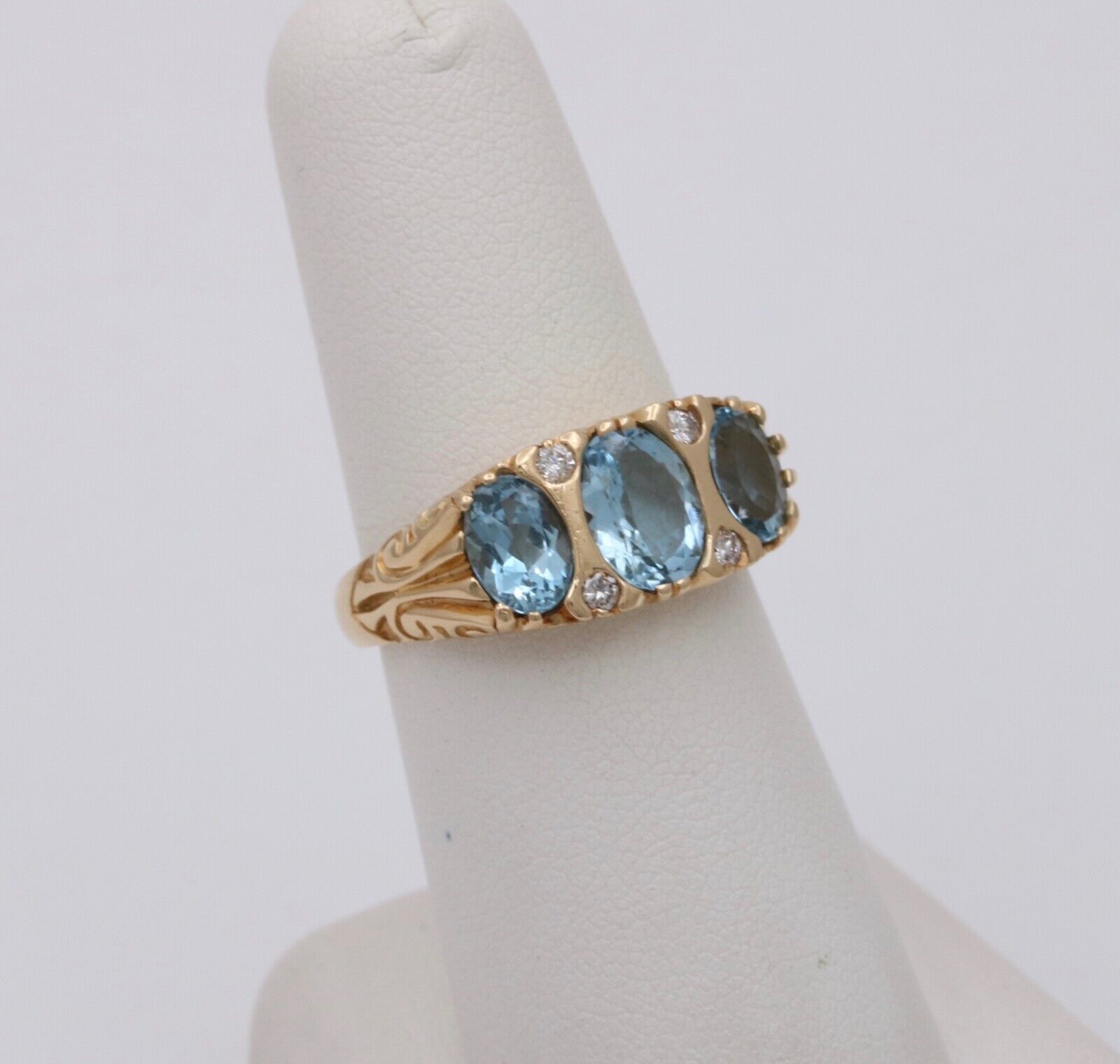 Vintage Victorian Style Blue Topaz 14K Yellow Gold Ring Band