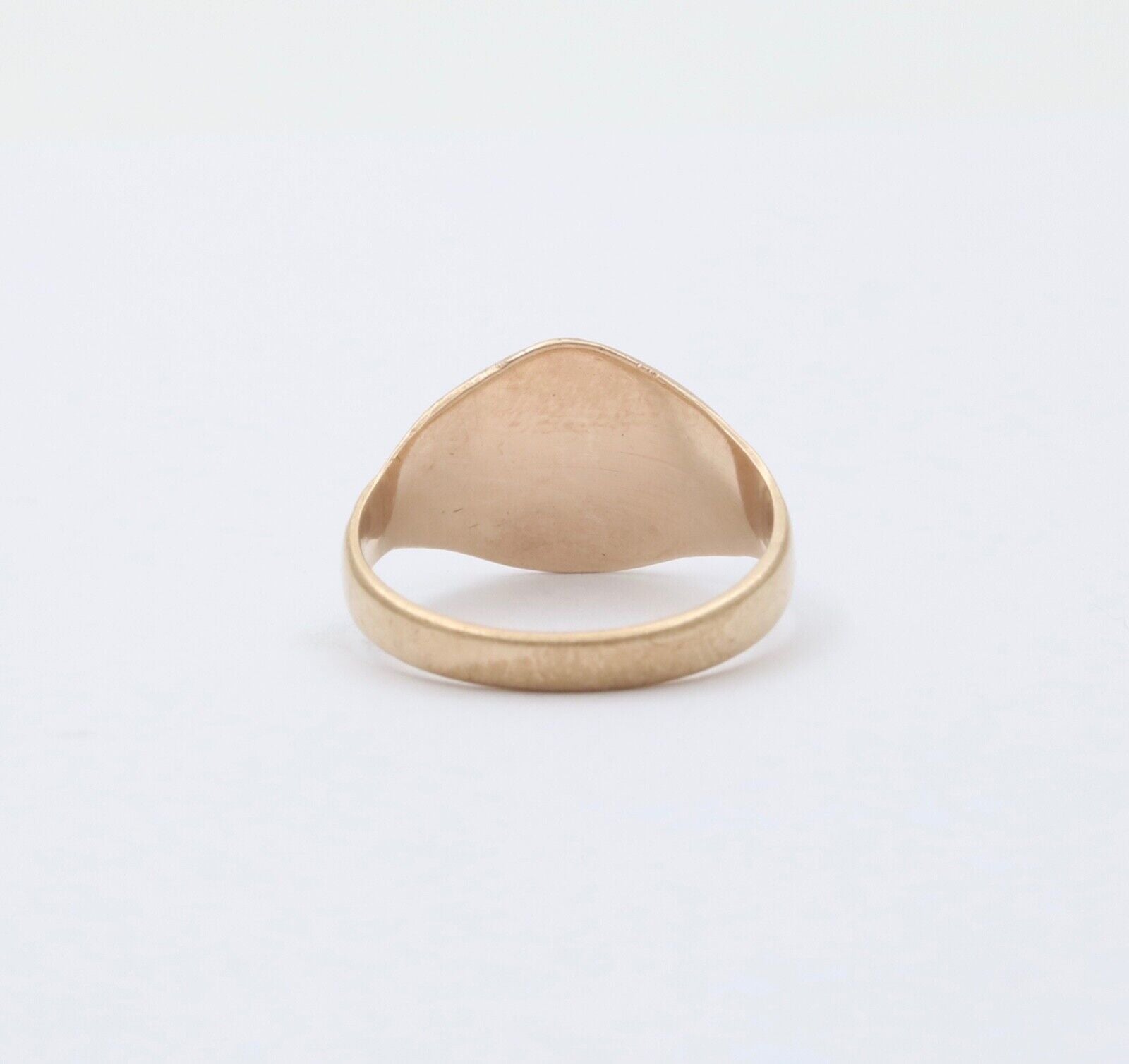 Vintage 10K Yellow Gold Shield & leaf Signet Ring