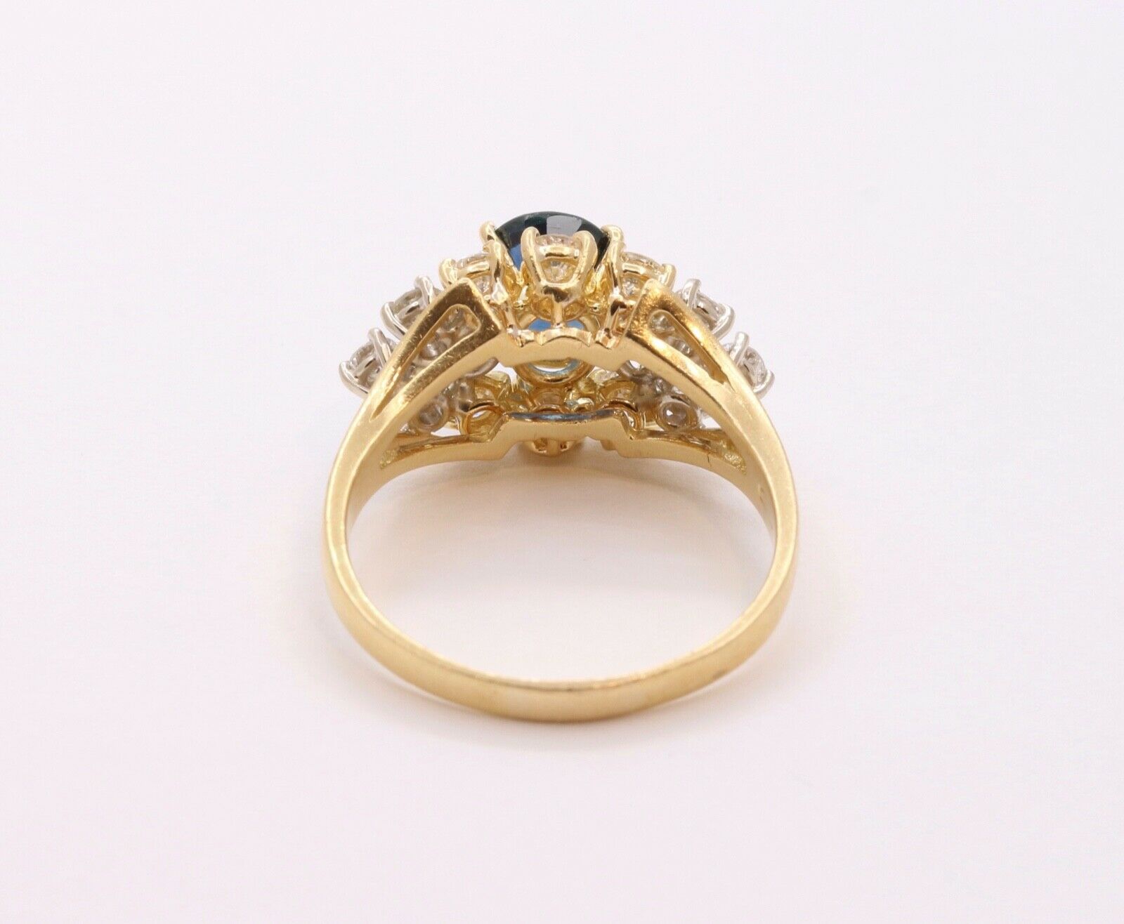 Beautiful Vintage Italian Ladies Blue Sapphire Diamonds 14K Yellow Gold Ring