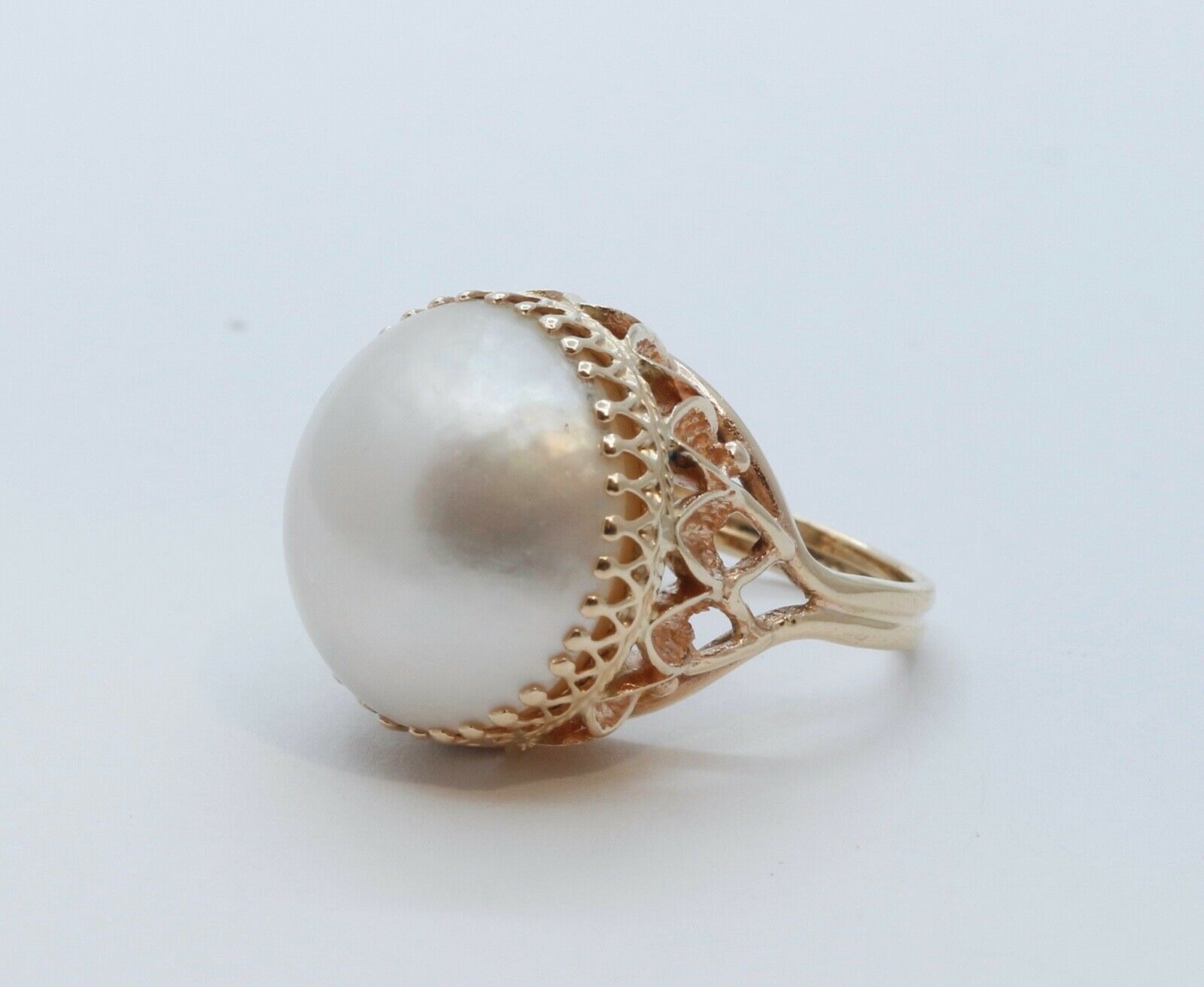 Vintage 14K Yellow Gold 19MM Mabe Pearl Ring