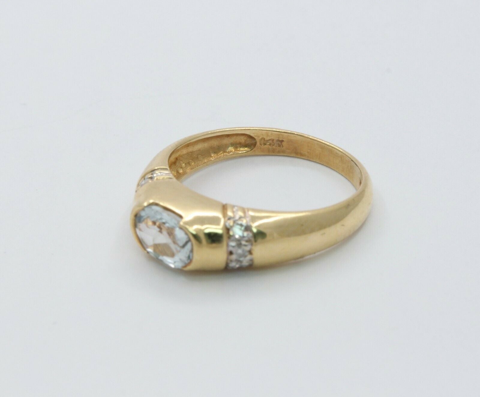 Vintage 14K Yellow Gold Aquamarine Diamond Accent Ring