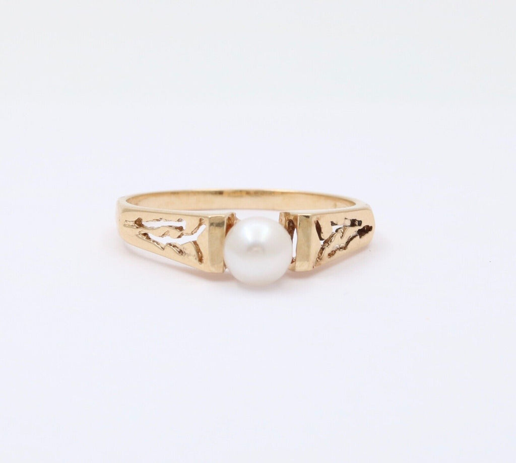 Vintage 14K Yellow Gold Cultured Pearl Filigree Ring Band.